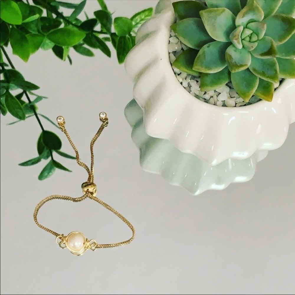 Single Freshwater Pearl Adjustable Gold Bracelet - Picture 3 of 5